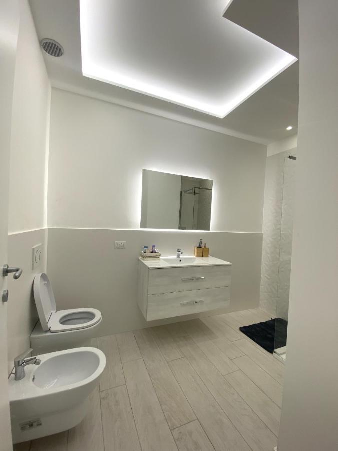 Ferienwohnung Casa Dante: Oneglia Centro-Marina-Spiagge Imperia Exterior foto